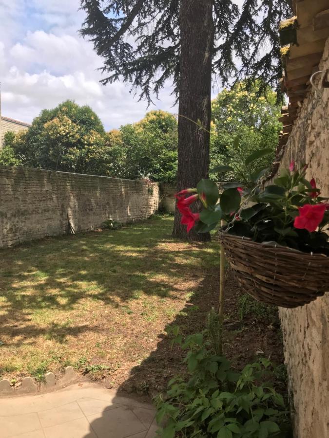 -Le Petit Rochelais- Centre Ville, Stationnement, Netflix - Ideal Couples, Familles, Business Niort Zewnętrze zdjęcie
